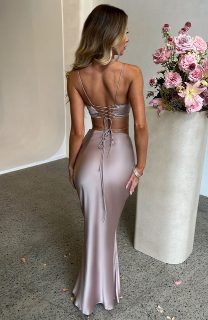 https://cdn.shopify.com/s/files/1/2060/7491/products/valeria-maxi-skirt-champagne-xs-babyboo-fashion-29795660300351.jpg?v=1748605800