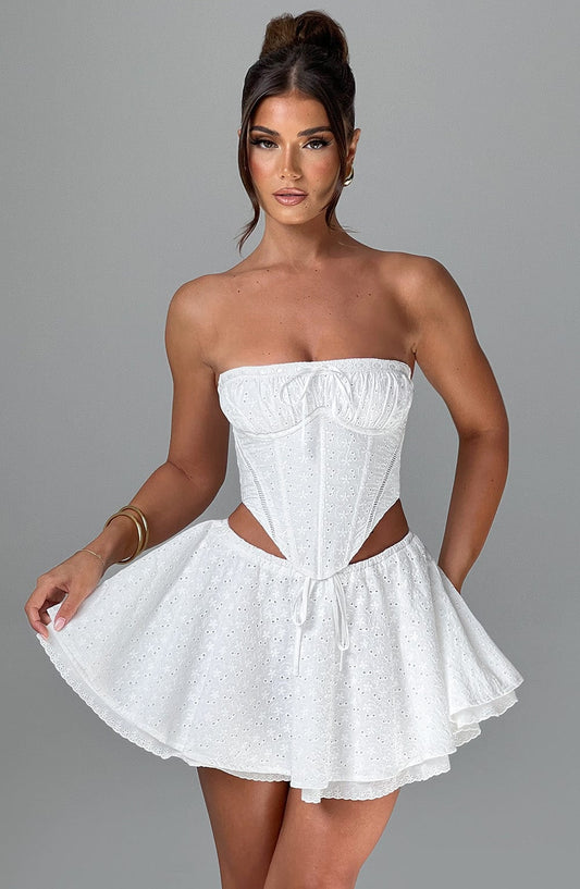 https://cdn.shopify.com/s/files/1/2060/7491/files/winnie-mini-skirt-ivory-skirt-xs-babyboo-fashion-31488088735807.jpg?v=1748601962