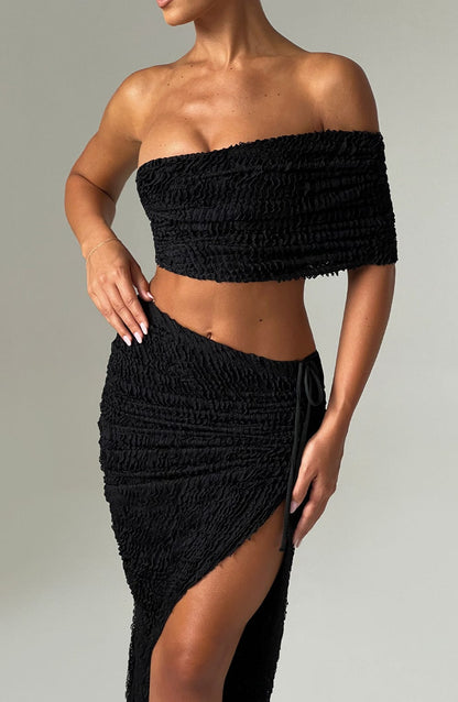 https://cdn.shopify.com/s/files/1/2060/7491/files/zina-top-black-tops-babyboo-fashion-31294779621439.jpg?v=1748602172